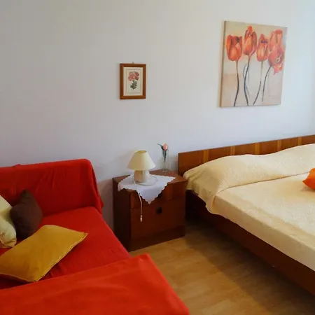 Comfortable With Balcony Appartamento